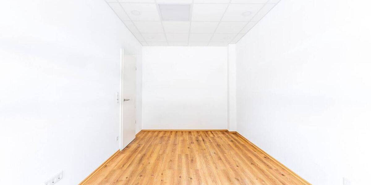 Gewerbeobjekt Sünching - 4 Zimmer, 90 m&sup2;, 790&euro; | Angebot:26766556