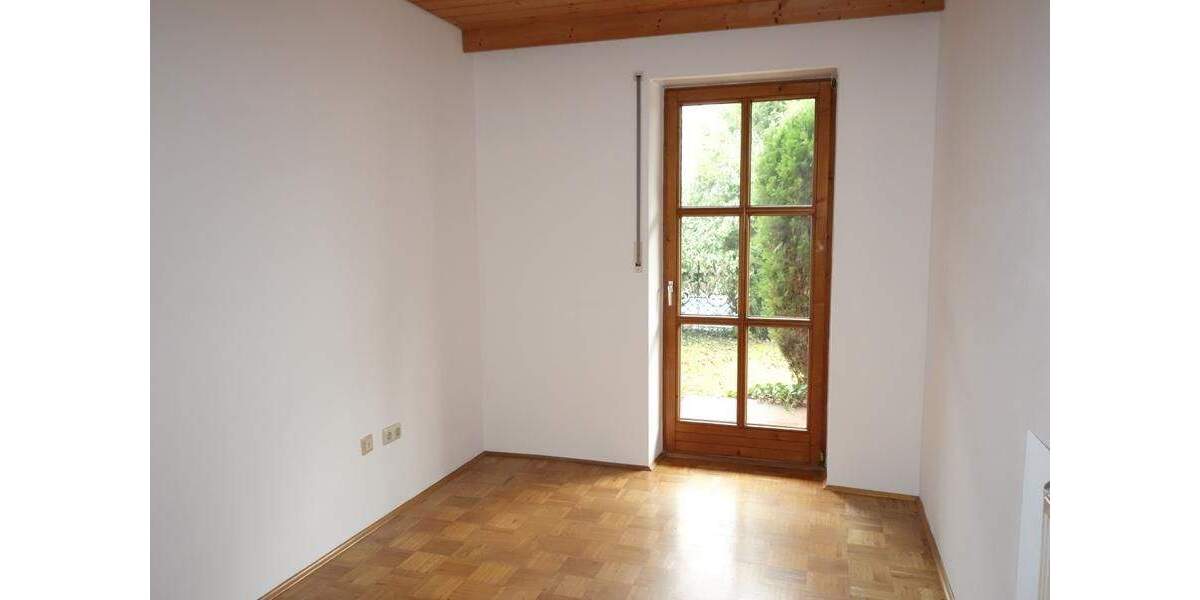 Sonnige gepflegte DHH mit Kachelofen und Garage 4 zimmer