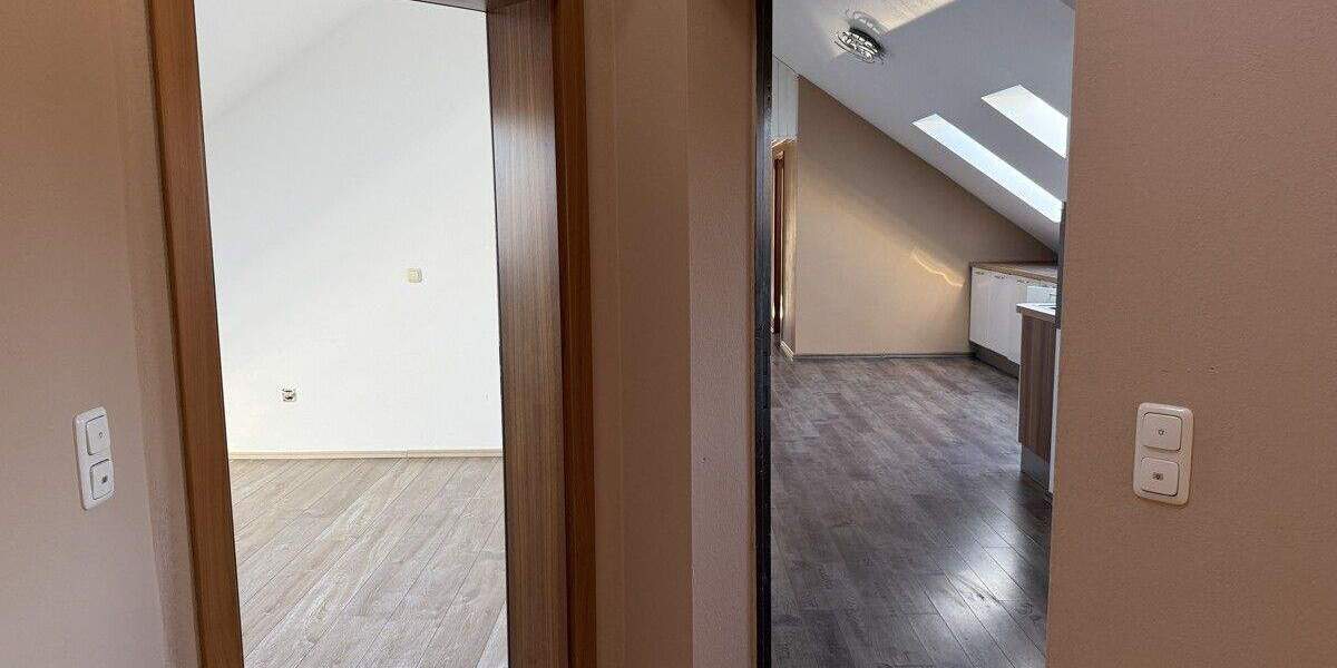 Etagenwohnung Nittendorf - 5 Zimmer, 112 m&sup2;, 299.000&euro; | Angebot:25744417