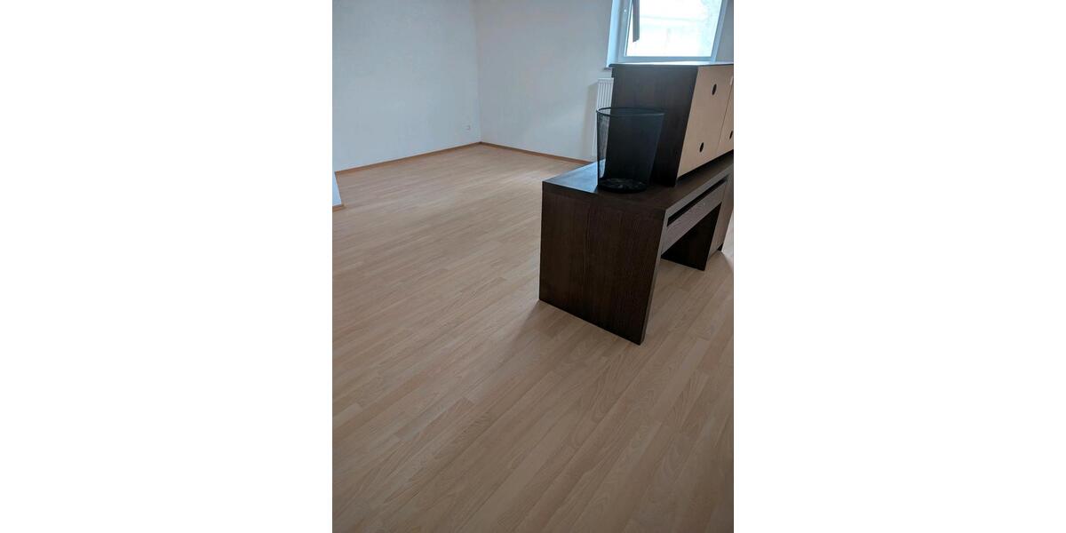 Vermiete 4- Zimmer Wohnung mit Balkon, uninähe 4 zimmer