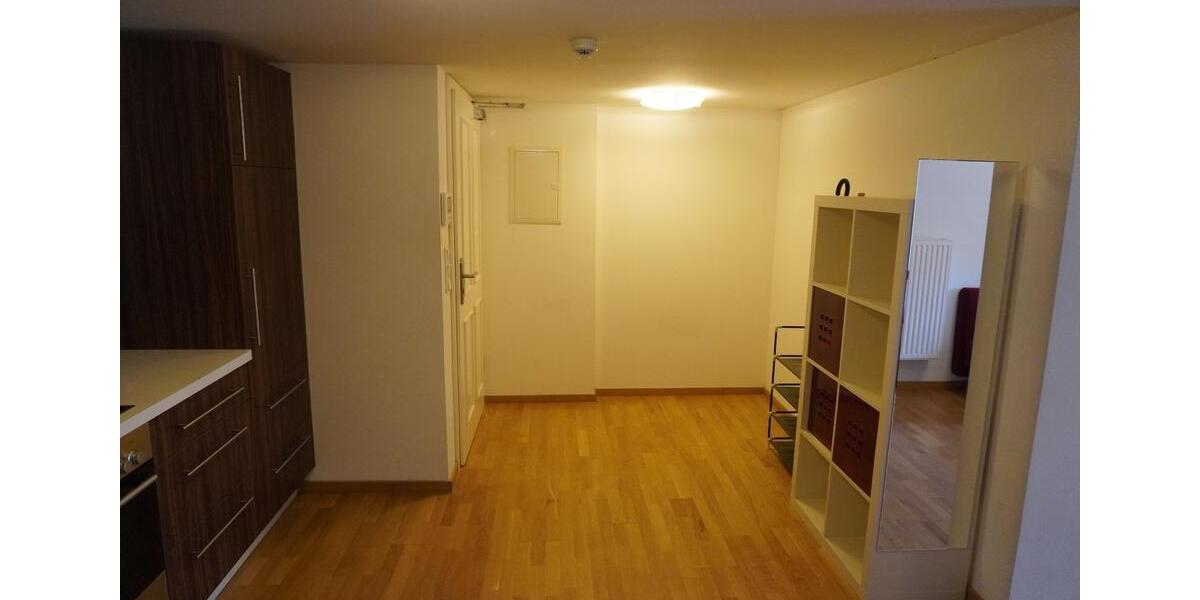 Möbliertes und hochwertiges, zentral gelegenes Zimmer in 2er WG 1 zimmer