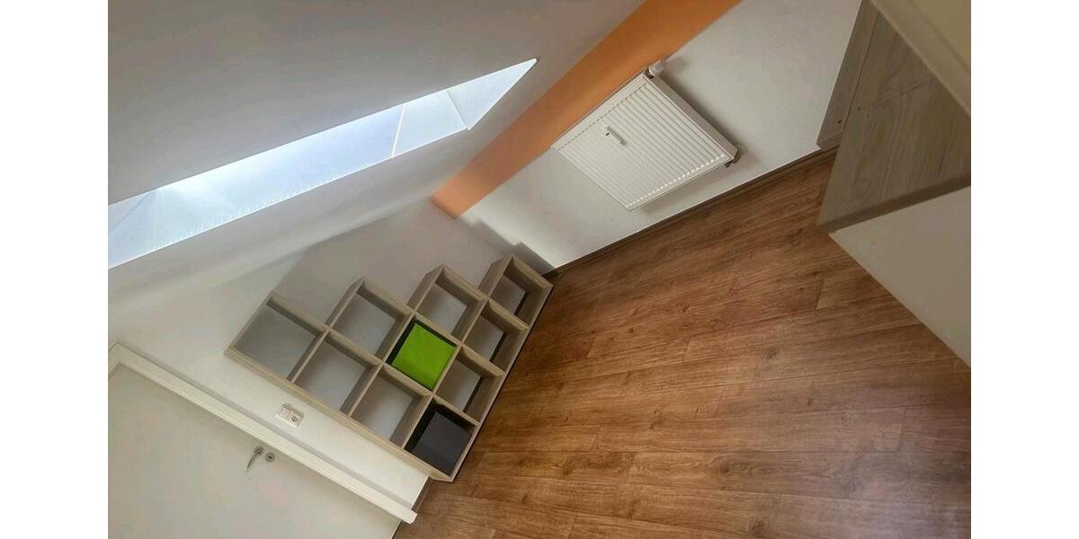 Dachgeschoßwohnung Teublitz - 3 Zimmer, 95 m&sup2;, 750&euro; | Angebot:26614943