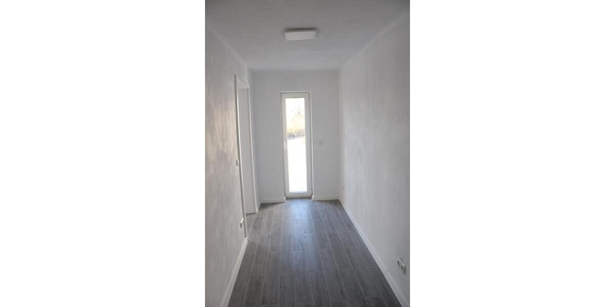 Erdgeschoßwohnung Pentling - 4 Zimmer, 160 m&sup2;, 1.800&euro; | Angebot:26591909
