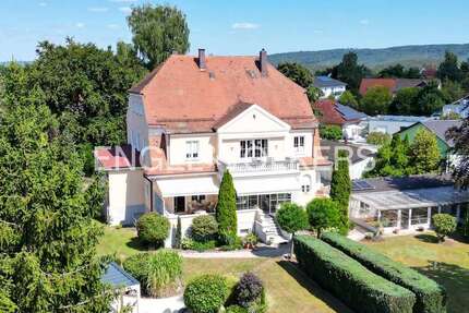 Haus zum Kaufen in Maxhütte-Haidhof 1.449.000 € 350 m² 9 zimmer