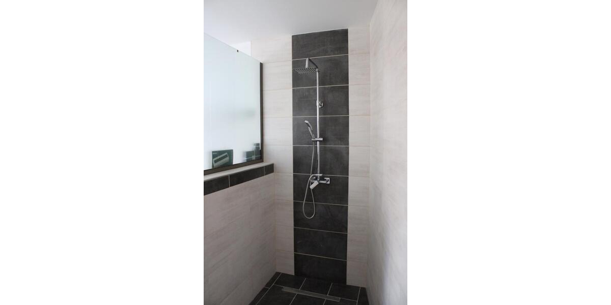Erdgeschoßwohnung Pentling - 4 Zimmer, 160 m&sup2;, 1.800&euro; | Angebot:26591909