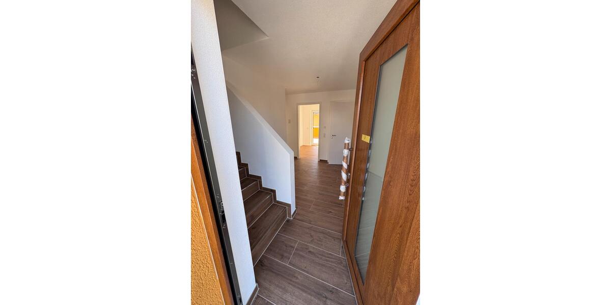 Maisonettenwohnung Langquaid - 4 Zimmer, 82 m&sup2;, 1.170&euro; | Angebot:26677652