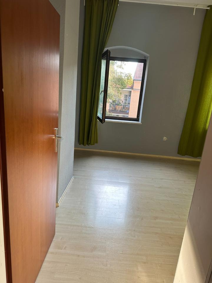 WG Zimmer -> Helles Zimmer Innenstadt ab sofort verfügbar