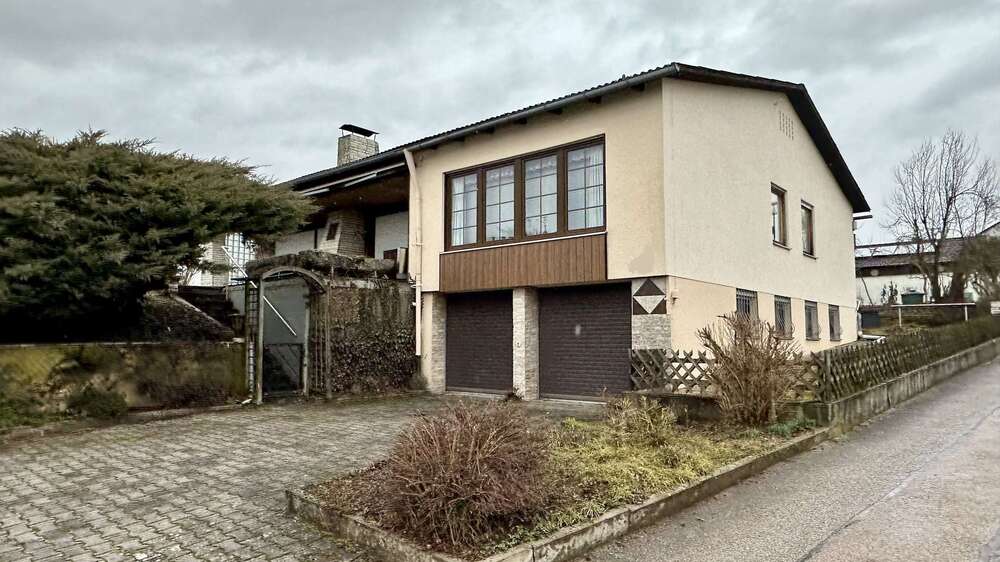 Einfamilienhaus Beratzhausen - 6 Zimmer, 150 m&sup2;, 325.000&euro; | Angebot:25438591