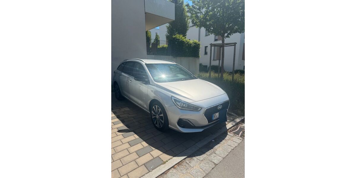 Hyundai i30 56.000 km 16.600 &euro; Regensburg 93055