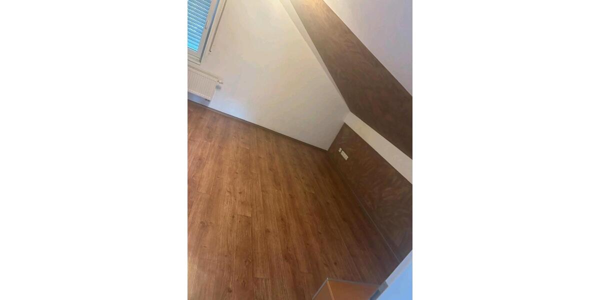 Dachgeschoßwohnung Teublitz - 3 Zimmer, 95 m&sup2;, 750&euro; | Angebot:26614943