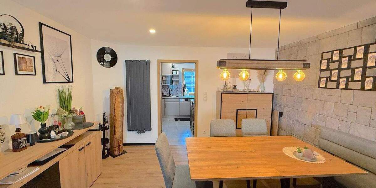 Doppelhaushälfte mit zwei Terrassen, Wintergarten und gepflegtem kleinem 6 zimmer