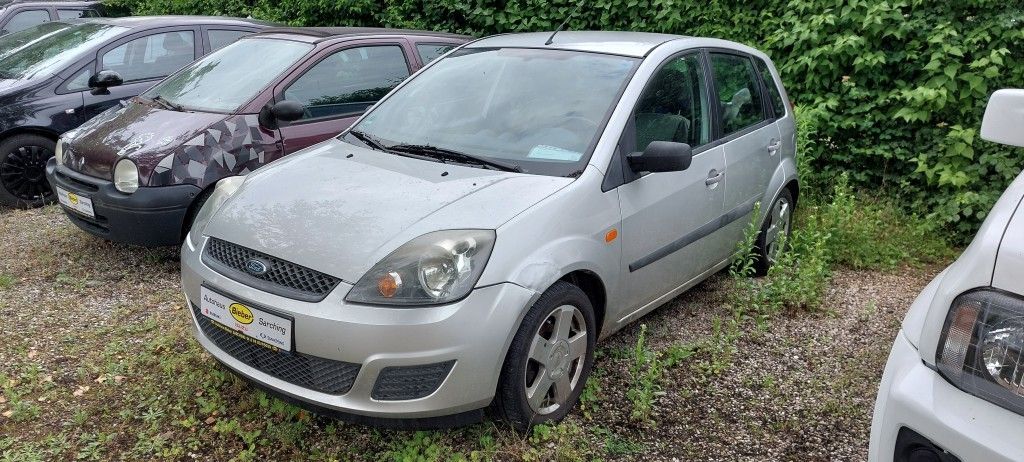 Ford Fiesta 130.000 km 800 &euro; Sarching 93092