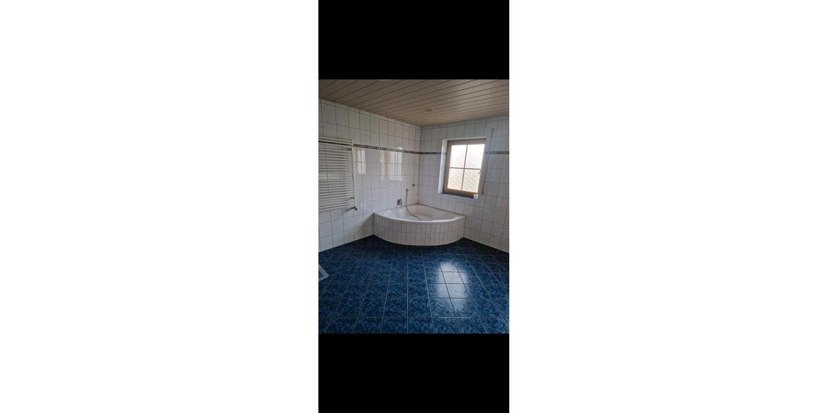 Dachgeschoßwohnung Falkenstein - 3.5 Zimmer, 114 m&sup2;, 700&euro; | Angebot:26439405
