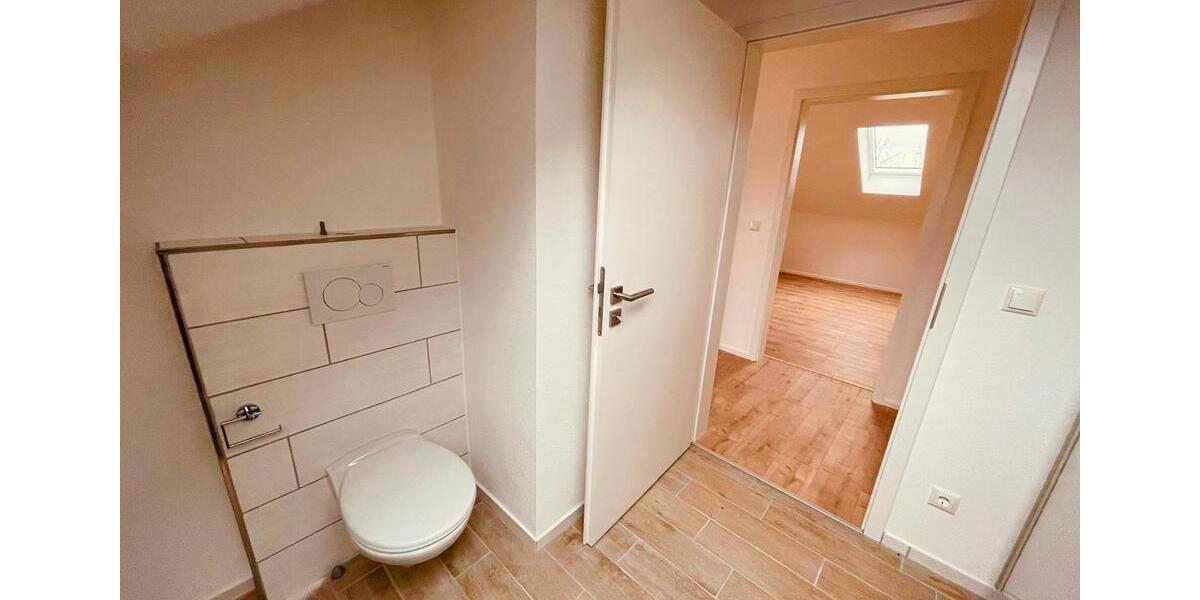 Dachgeschoßwohnung Maxhütte-Haidhof Haidhof - 3 Zimmer, 74 m&sup2;, 870&euro; | Angebot:24624952