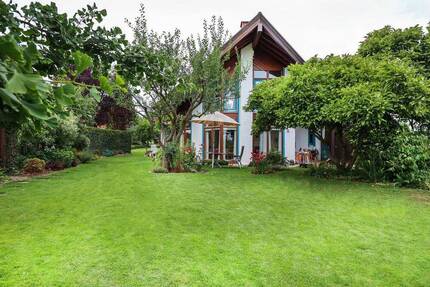 ***Exklusives Architektenhaus in massiver Holzbauweise***