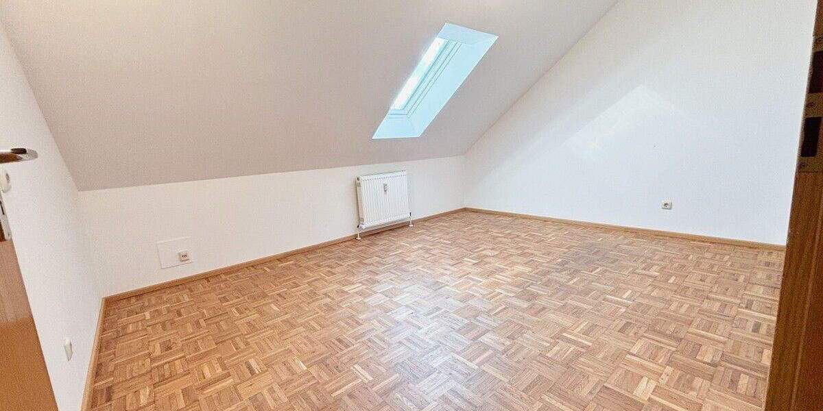 Etagenwohnung Nittendorf - 4 Zimmer, 104 m&sup2;, 299.000&euro; | Angebot:25702721