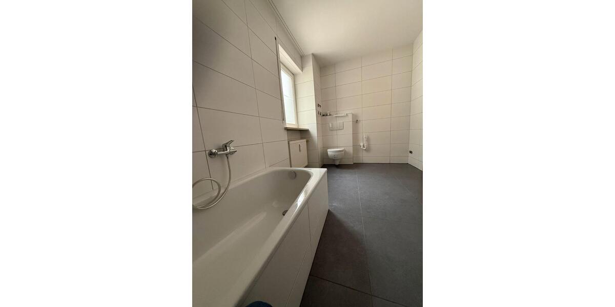 Erdgeschoßwohnung Pentling - 3 Zimmer, 108 m&sup2;, 1.180&euro; | Angebot:26443273