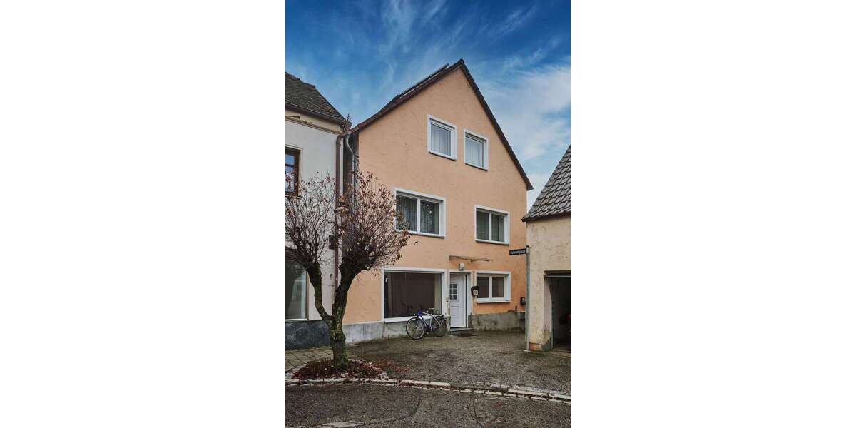 Einfamilienhaus Geiselhöring - 6 Zimmer, 222 m&sup2;, 300.000&euro; | Angebot:24490487