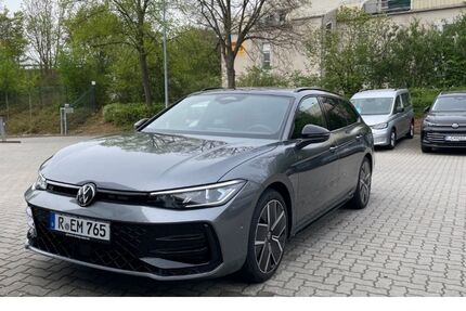 VW Passat 9.900 km 49.970 € Regensburg 93053