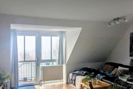 Schöne, helle Dachgeschosswohnung in 93192 Wald 2 zimmer