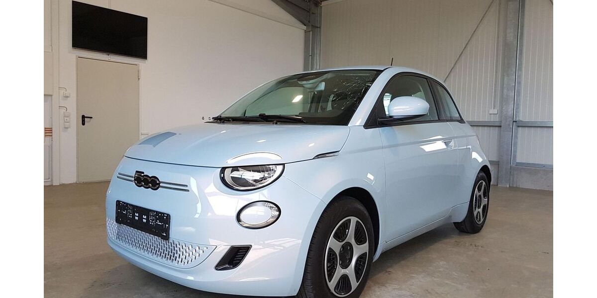 Fiat 500e 4.300 km 18.990 &euro; Wörth an der Donau 93086