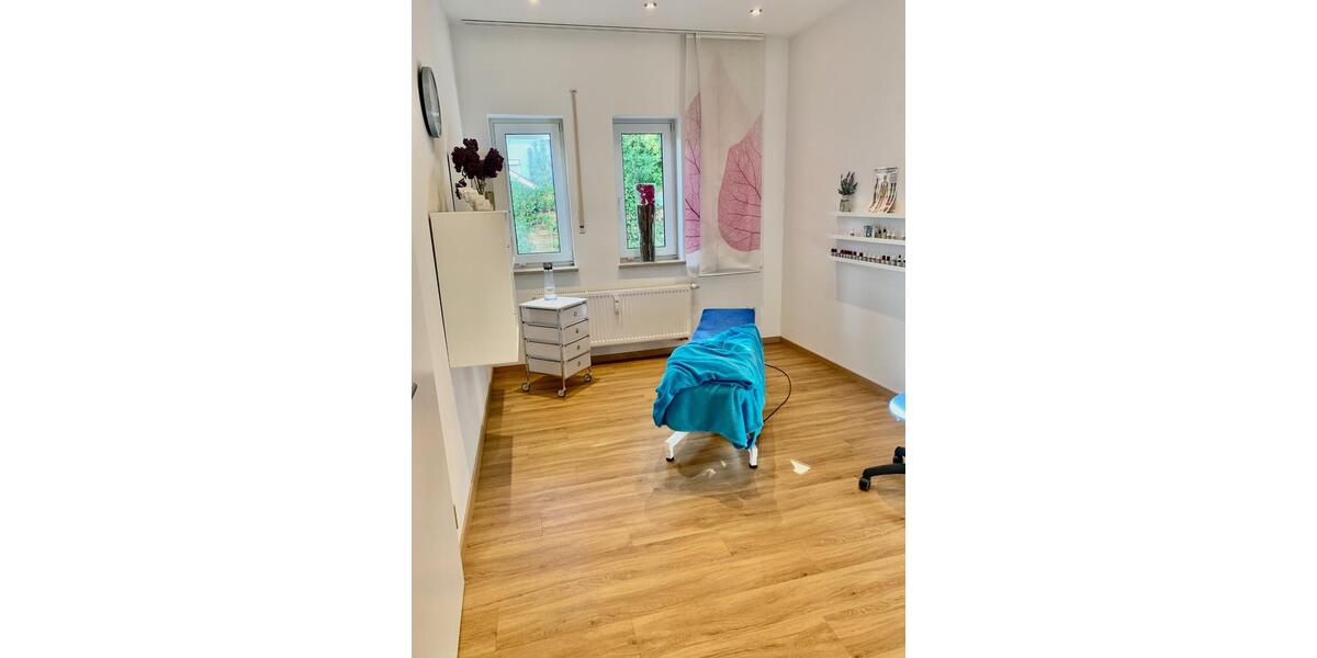 Gewerbeobjekt Neutraubling - 650&euro; | Angebot:26461330
