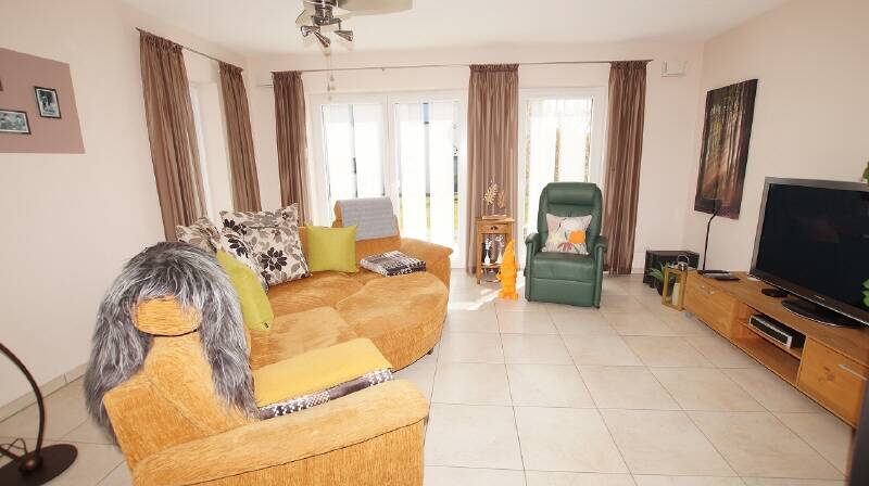 Doppelhaushälfte Sünching - 4 Zimmer, 138 m&sup2;, 1.250&euro; | Angebot:26247334