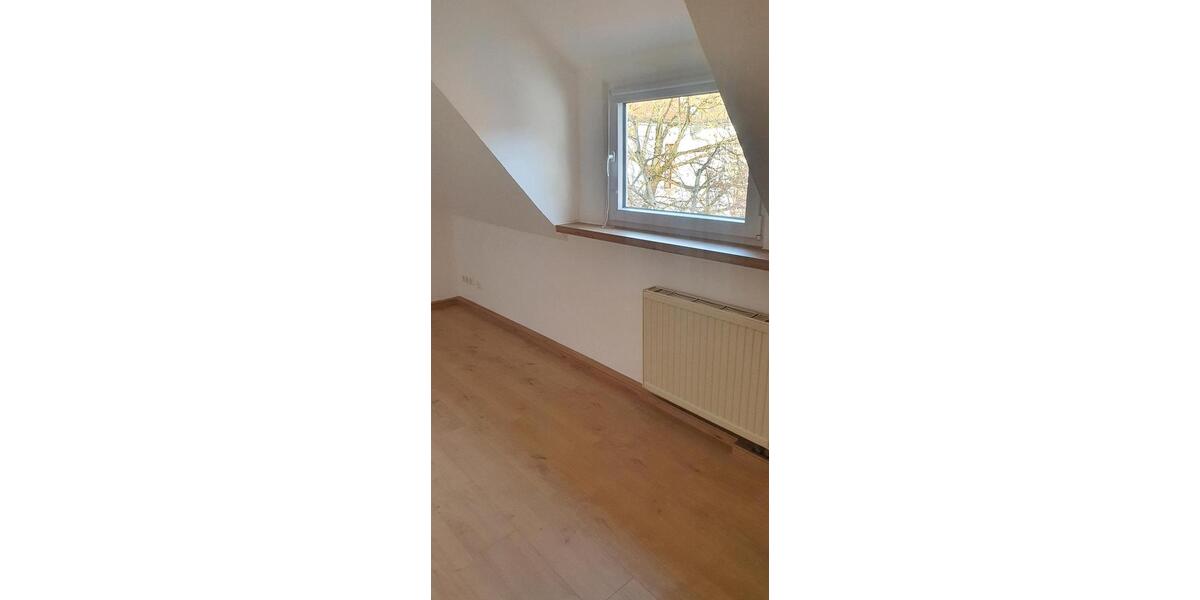Dachgeschoßwohnung Laaber - 3 Zimmer, 60 m&sup2;, 580&euro; | Angebot:24678420