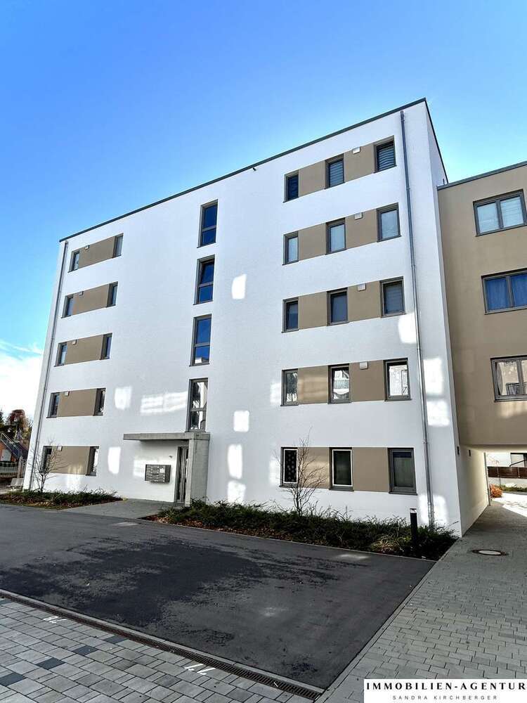 Wohnung zum Mieten in Schwandorf 845,09 € 104.72 m²
