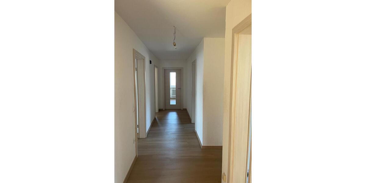 Dachgeschoßwohnung Saal an der Donau - 3.5 Zimmer, 84 m&sup2;, 740&euro; | Angebot:26340134