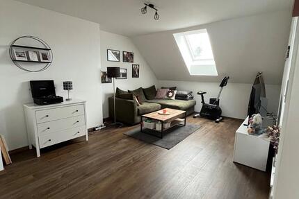 Helle 3,5-Zimmer Dachgeschosswohnung in Sünching mit Dachterrasse 3.5 zimmer