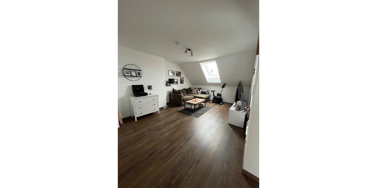 Helle 3,5-Zimmer Dachgeschosswohnung in Sünching mit Dachterrasse 3.5 zimmer