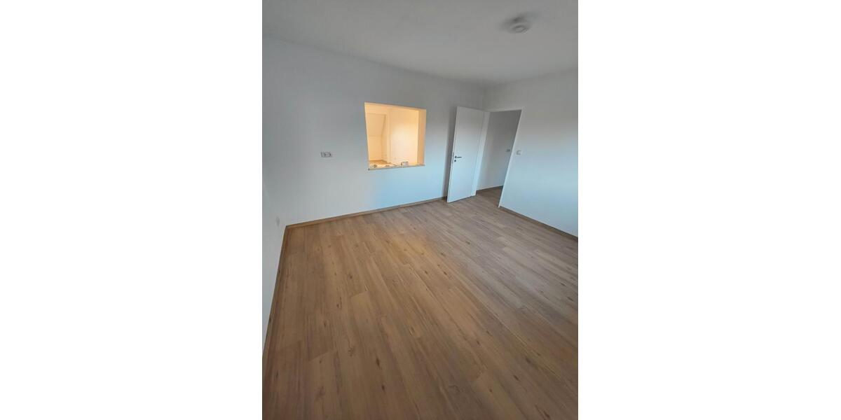 Etagenwohnung Kelheim - 4 Zimmer, 100 m&sup2;, 1.200&euro; | Angebot:27609842