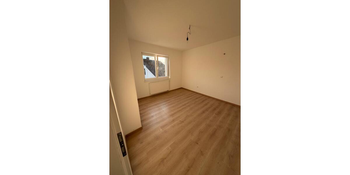 Einfamilienhaus Regenstauf - 2 Zimmer, 131 m&sup2;, 400.000&euro; | Angebot:26254359