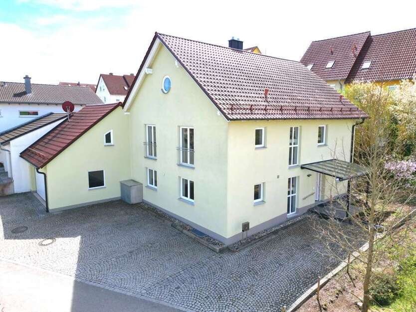 Haus zum Kaufen in Obertraubling 759.000 € 182 m²