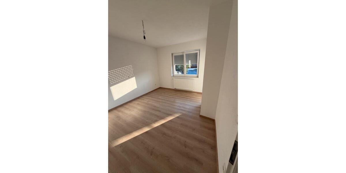 Einfamilienhaus Regenstauf - 2 Zimmer, 131 m&sup2;, 400.000&euro; | Angebot:26254359