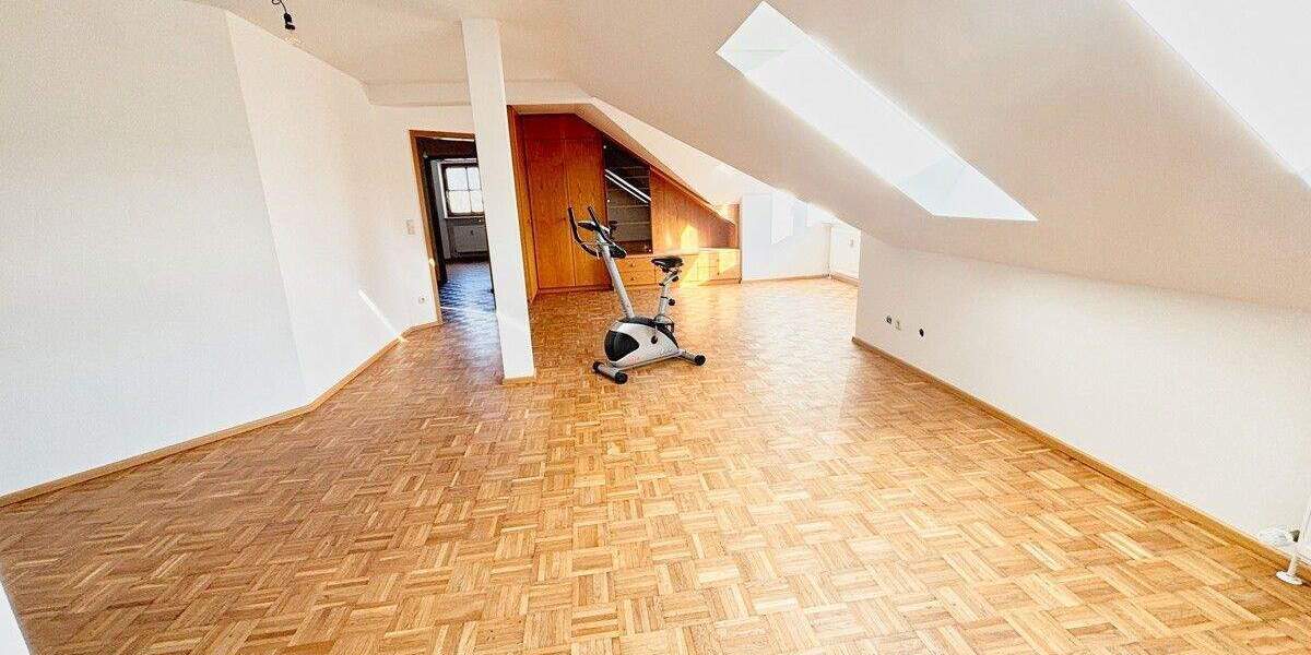 Etagenwohnung Nittendorf - 4 Zimmer, 104 m&sup2;, 299.000&euro; | Angebot:25702721