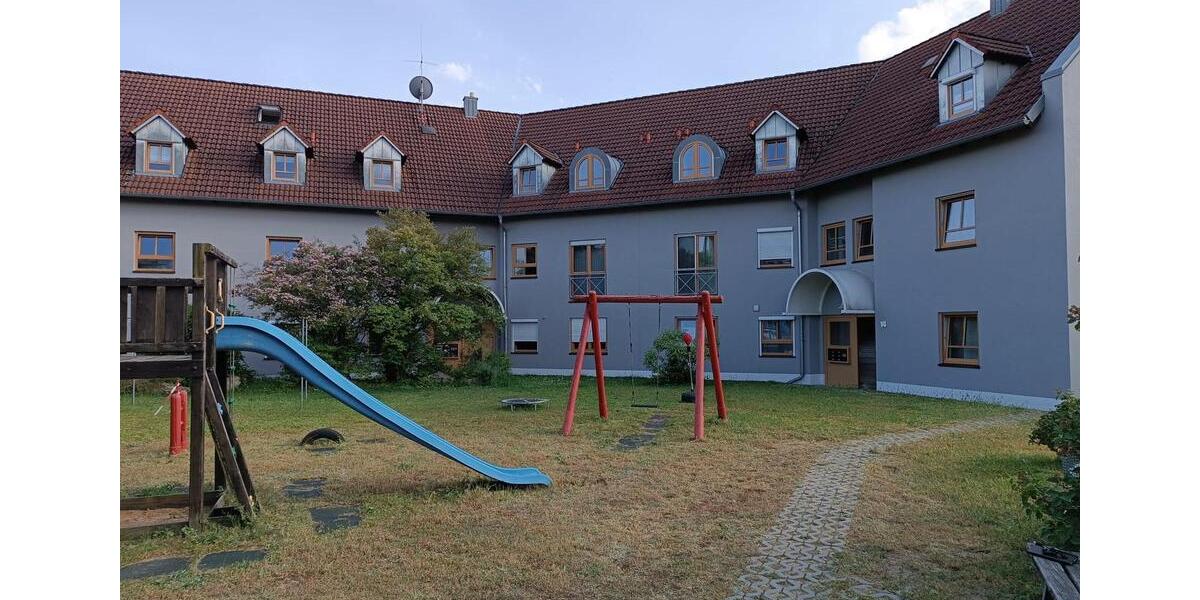 Dachgeschoßwohnung Burglengenfeld - 3 Zimmer, 100 m&sup2;, 899&euro; | Angebot:26420340
