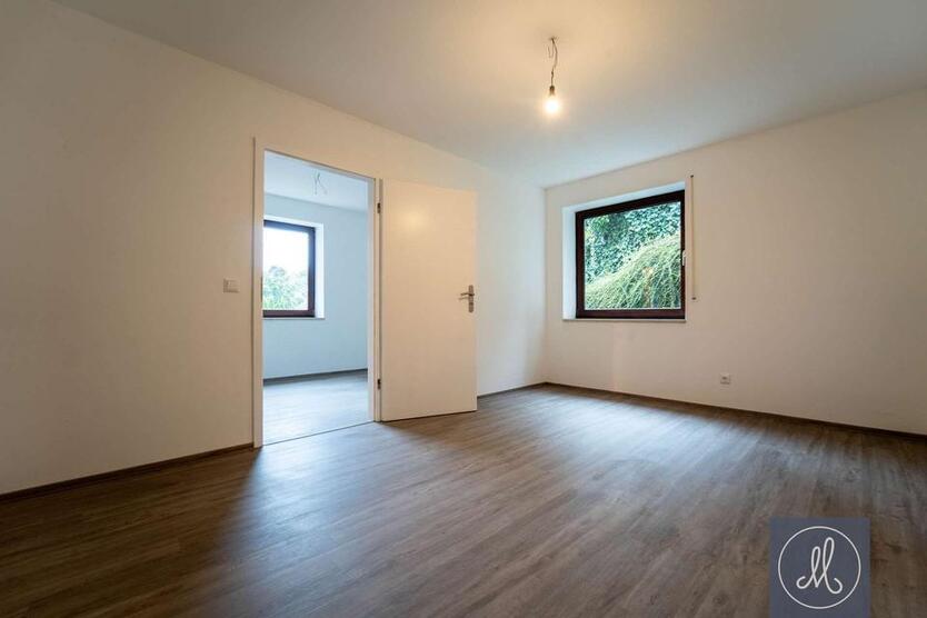 Renoviertes Architektenhaus mit Doppelgarage in bester Lage