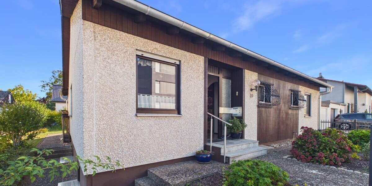 Einfamilienhaus Neutraubling - 6.5 Zimmer, 155 m&sup2;, 589.000&euro; | Angebot:27582003