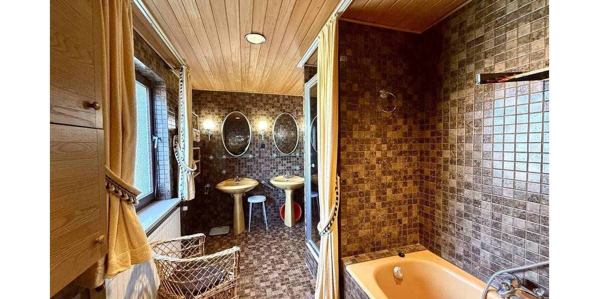 Einfamilienhaus Regensburg Westenviertel - 8 Zimmer, 145 m&sup2;, 445.000&euro; | Angebot:26190285