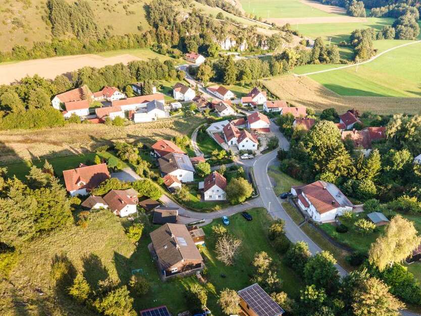 Grundstück zu verkaufen in Deuerling 199.000 € 807 m²