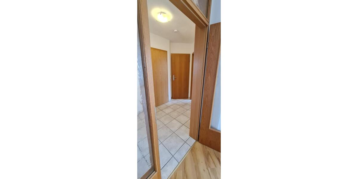 Schöne helle 2 ZKB Wohnung mit Terrasse 2 zimmer