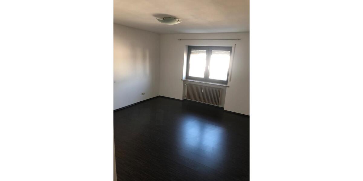 Etagenwohnung Sinzing - 5 Zimmer, 130 m&sup2;, 1.400&euro; | Angebot:25905392