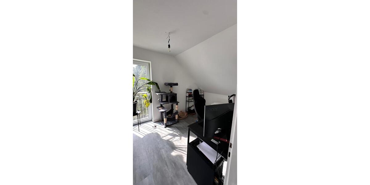 Dachgeschoßwohnung Tegernheim - 3 Zimmer, 57 m&sup2;, 650&euro; | Angebot:26468875