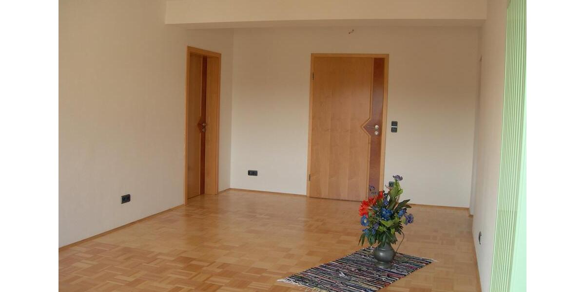 Etagenwohnung Lappersdorf - 5 Zimmer, 148 m&sup2;, 1.400&euro; | Angebot:25417748