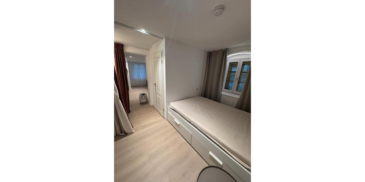 Wohnung mitten in Regensburg, möbliert, EBK inkl., 25qm! 2 zimmer