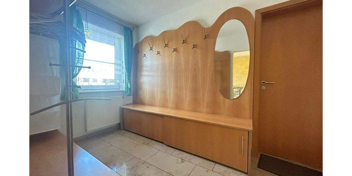 Metzgerei mit Schlachthaus, Laden und riesiger Wohnung zimmer