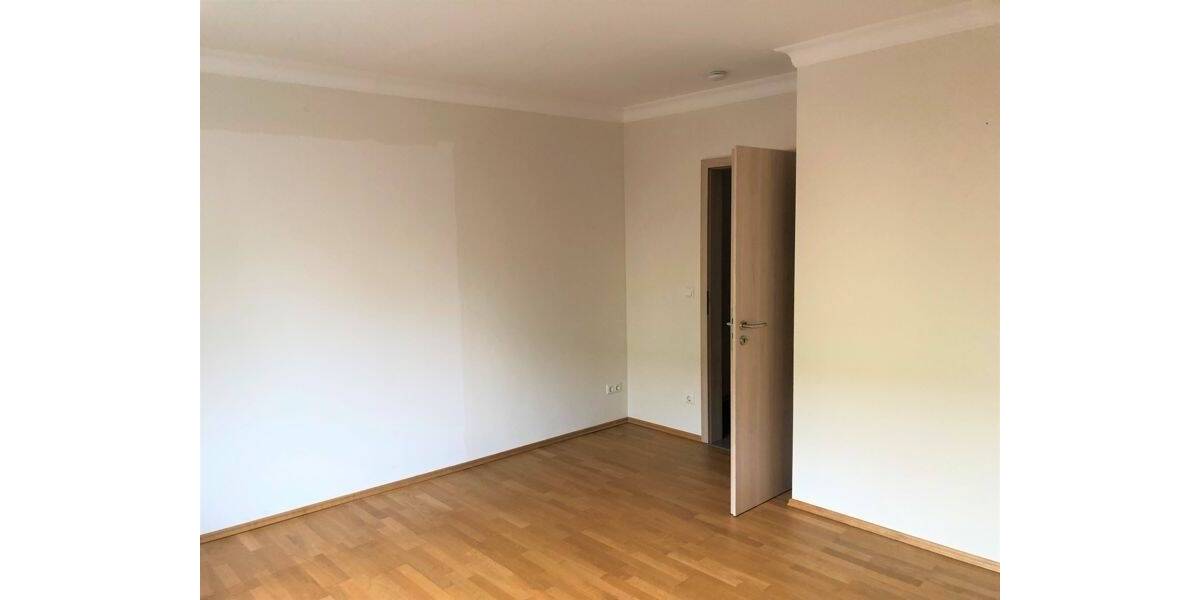 Etagenwohnung Nittenau - 3 Zimmer, 87 m&sup2;, 765&euro; | Angebot:25702608