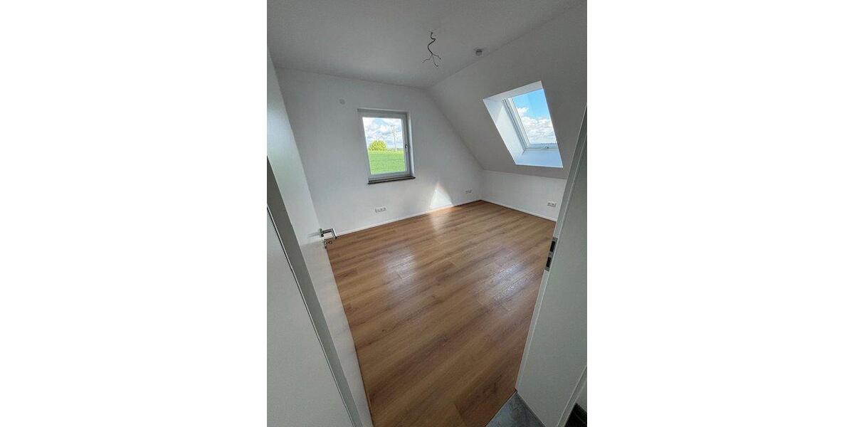Dachgeschoßwohnung Wolfsegg - 4 Zimmer, 90 m&sup2;, 1.050&euro; | Angebot:26491292